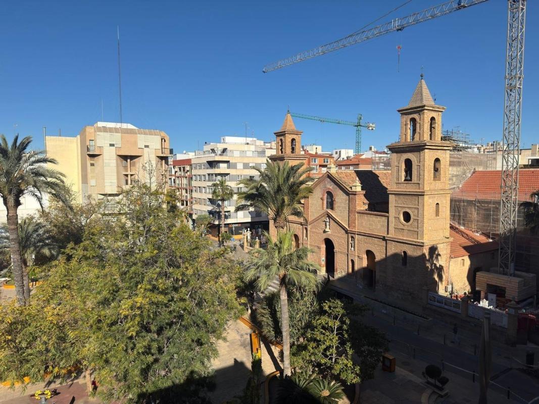 Edificio Residencial de 440m2 en venta en Torrevieja photo 1