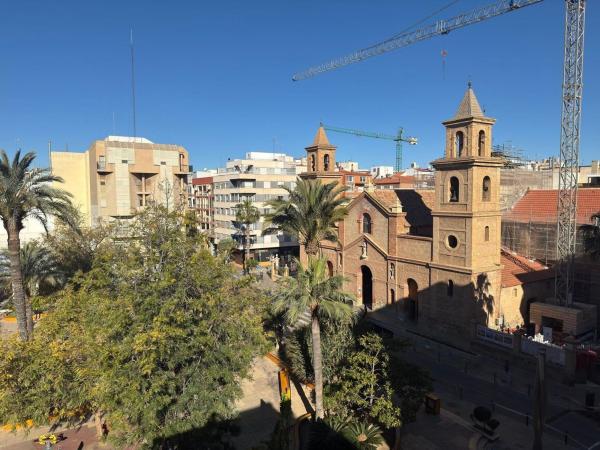 Edificio en Plaza de la Constitucion, 7, Centro - Muelle Pesquero, Torrevieja photo 1