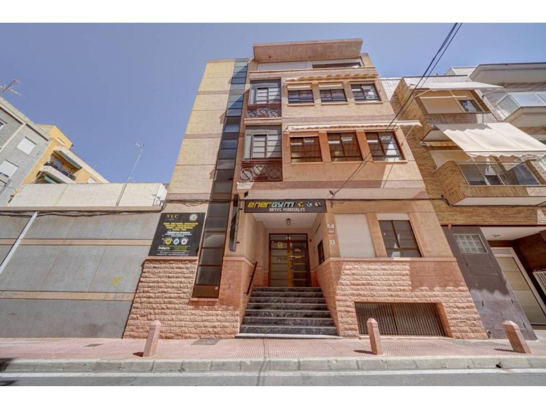Здание Жилой площадью 456м2 на продажу в Санта Пола photo 3