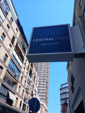Edificio hotelero en Calle Espronceda, 8, Carolinas Bajas, Alicante / Alacant thumbnail 1