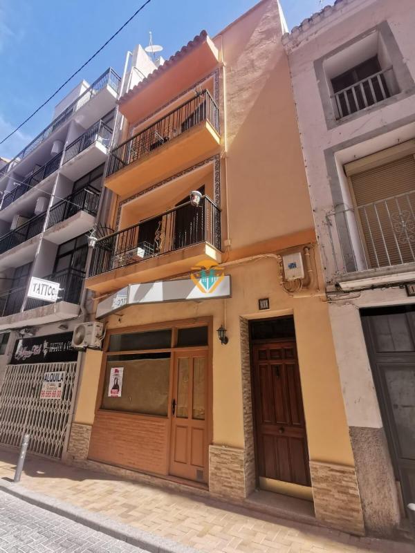 Edificio Residencial de 140m2 en venta en Benidorm photo 1