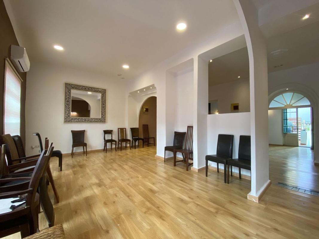 Budynek Mieszkalny o powierzchni 700m2 na sprzedaż w Dénia photo 1
