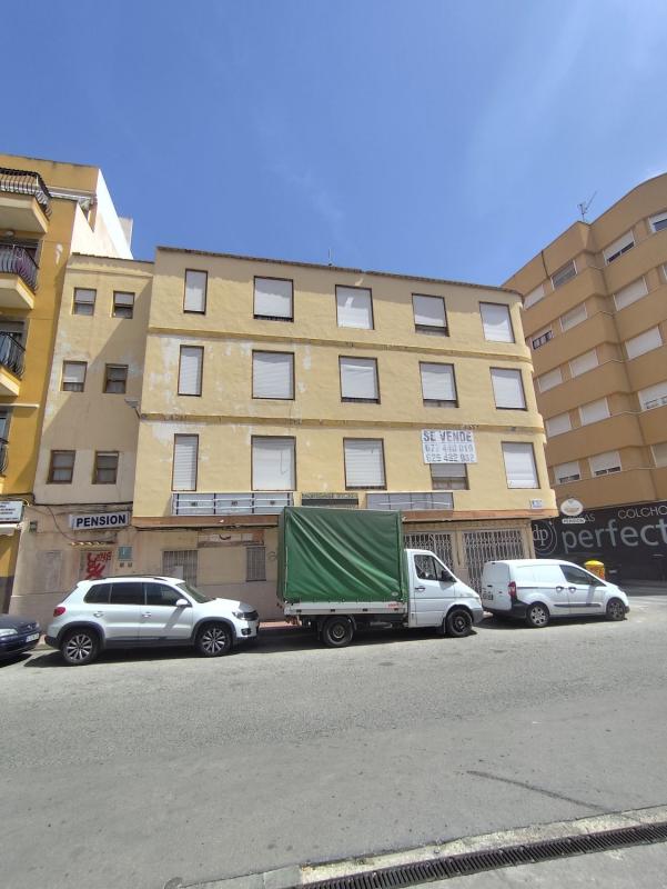 Edificio Residencial de 750m2 en venta en Torrevieja photo 1