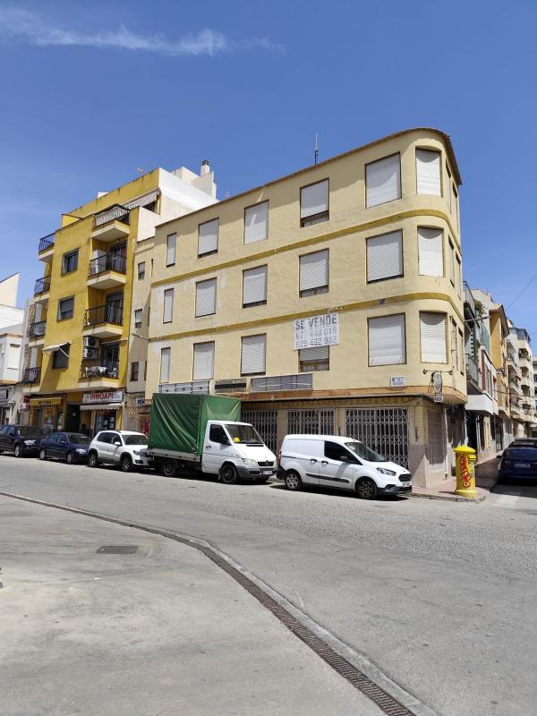 Edificio Residencial de 750m2 en venta en Torrevieja photo 2