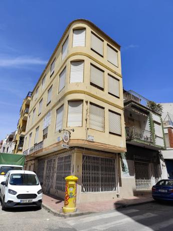 Edificio de uso mixto en Calle san pedro/calle del huerto, 2, Puerto Deportivo, Torrevieja photo 4