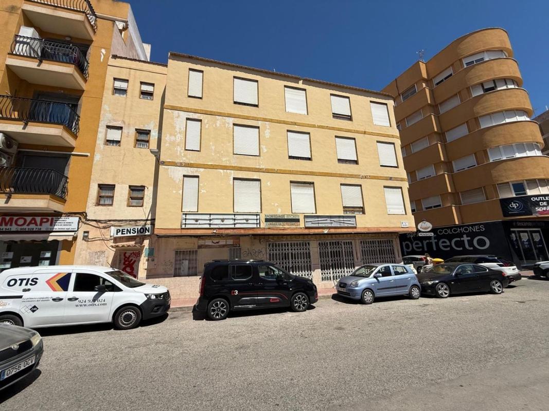Edificio Residencial de 740m2 en venta en Torrevieja photo 3