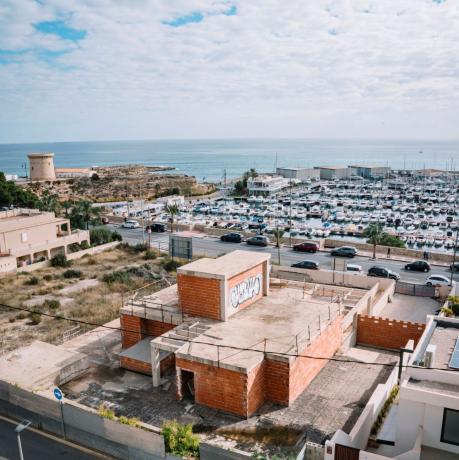 Edificio de uso mixto en Calle Sant Bartomeu, 143, Campello Playa, El Campello photo 1