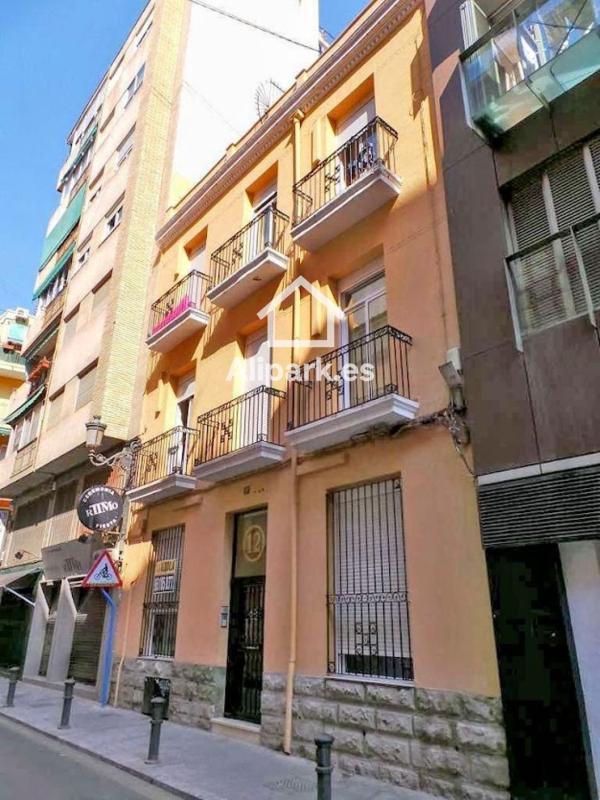 Edificio Residencial de 427m2 en venta en Alicante / Alacant photo 1