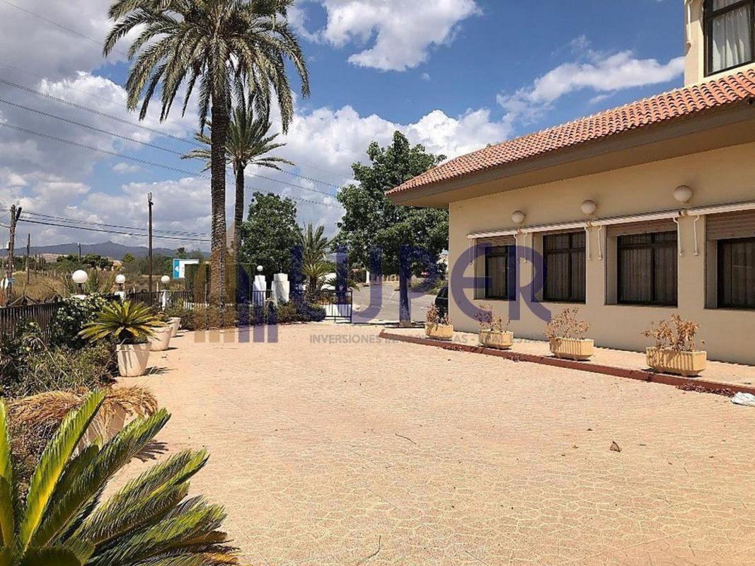 Здание Жилой площадью 2160м2 на продажу в Сан-Висенте-дель-Распейг photo 3