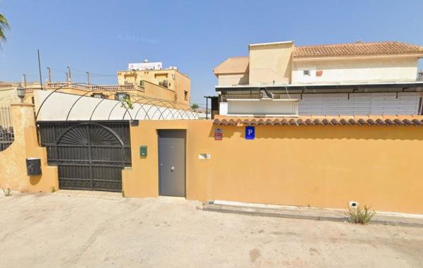 Edificio de uso mixto en Calle Isla Tabarca, La Regia, Orihuela photo 1