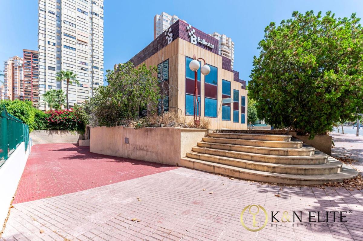 Edificio Residencial de 320m2 en venta en Benidorm photo 1