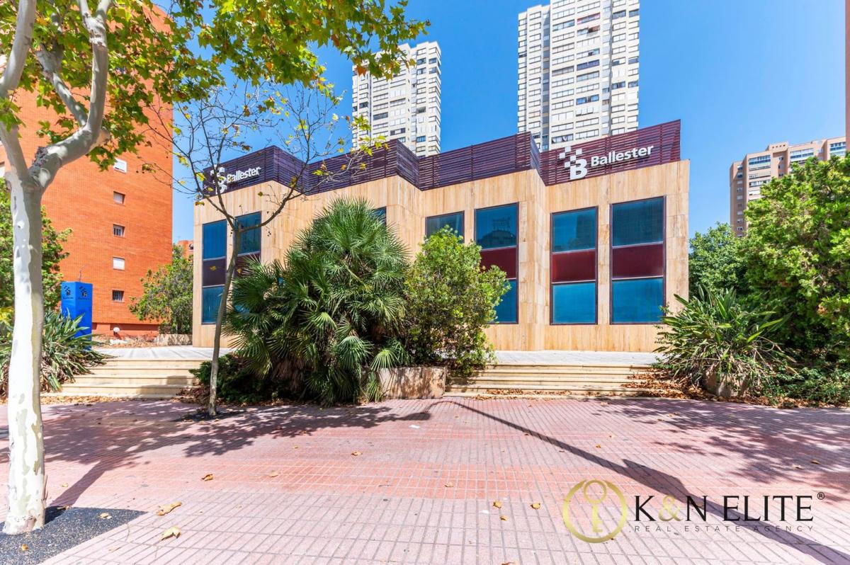 Edificio Residencial de 320m2 en venta en Benidorm photo 2