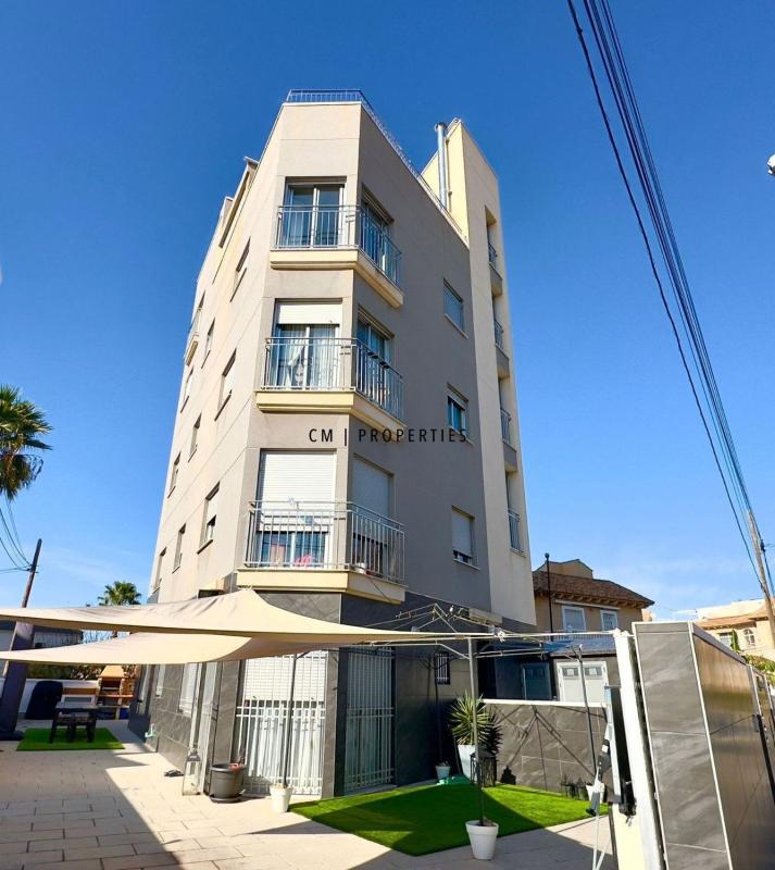 Edificio Residencial de 1000m2 en venta en Torrevieja photo 1