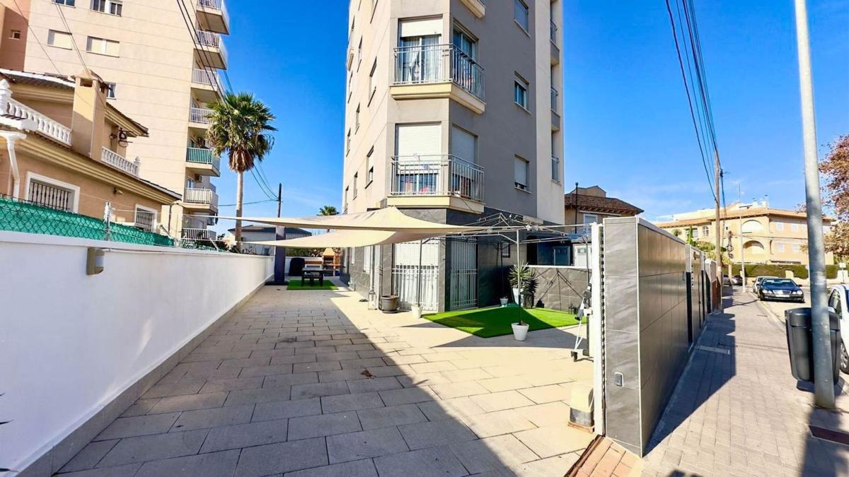 Edificio Residencial de 335m2 en venta en Torrevieja photo 1
