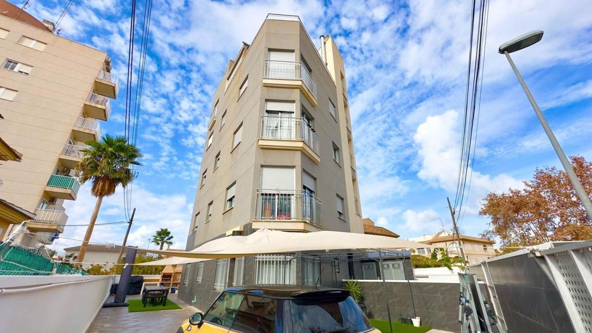 Edificio Residencial de 335m2 en venta en Torrevieja photo 2