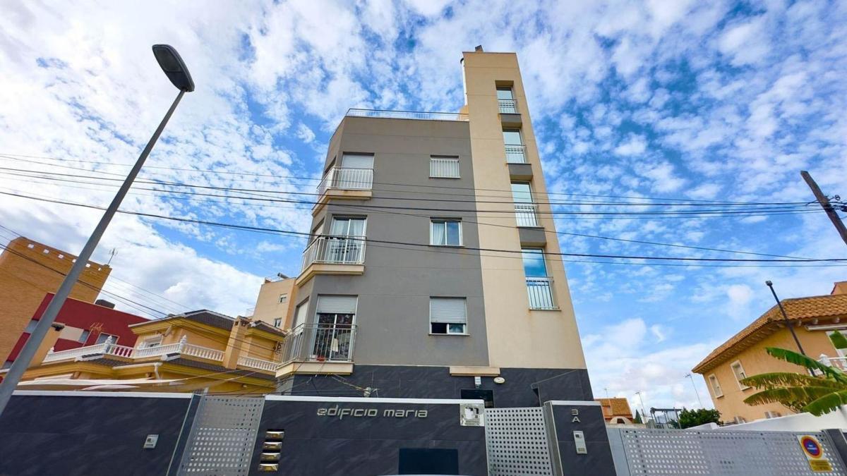 Edificio Residencial de 335m2 en venta en Torrevieja photo 3