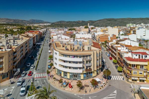 Edificio de uso mixto en Avenida de Santa Caterina, 86, Teulada photo 1