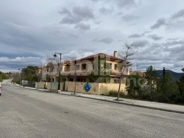 Edificio en Calle Cavall Bernat, Barri Zona Nord, Alcoy / Alcoi thumbnail 2
