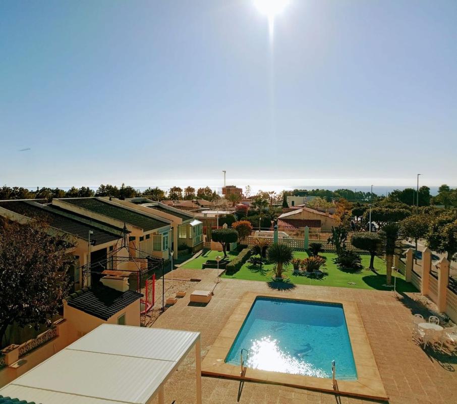 Edificio Residencial de 1100m2 en venta en La Villajoyosa / Vila Joiosa photo 1