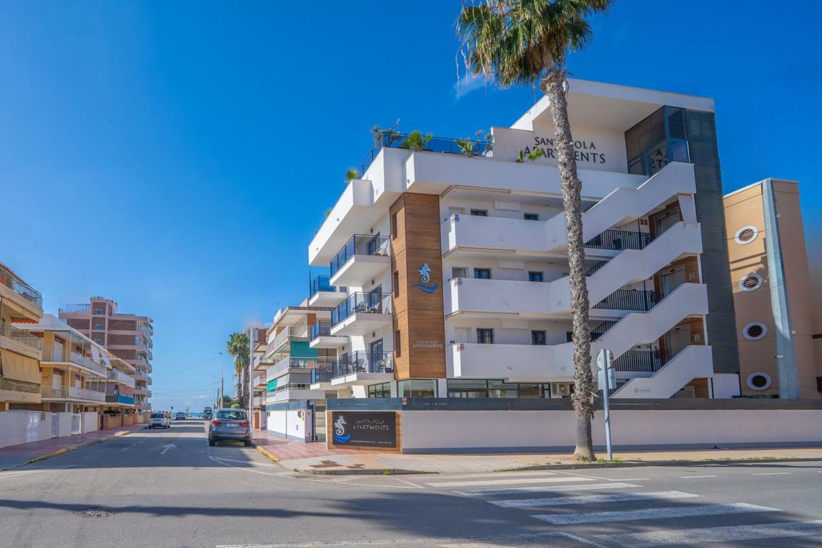 Edificio Residencial de 1137m2 en venta en Santa Pola photo 2