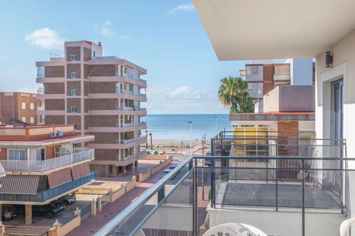 Edificio Residencial de 1137m2 en venta en Santa Pola photo 3