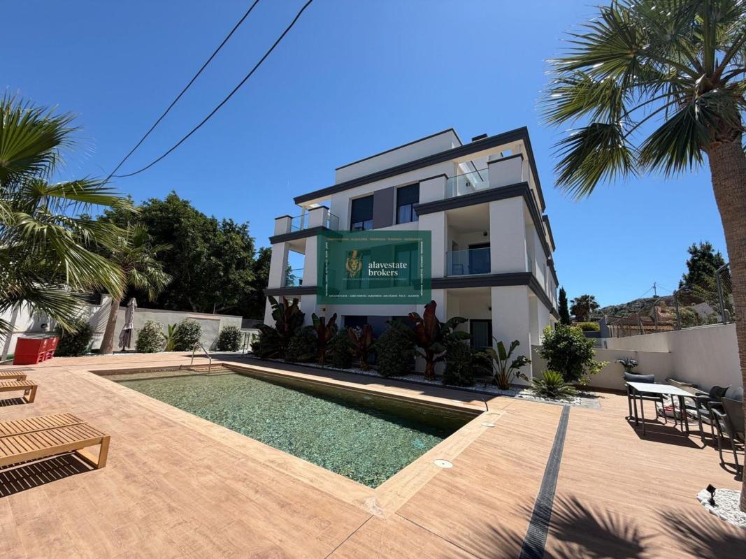 Edificio Residencial de 500m2 en venta en Alicante / Alacant photo 1