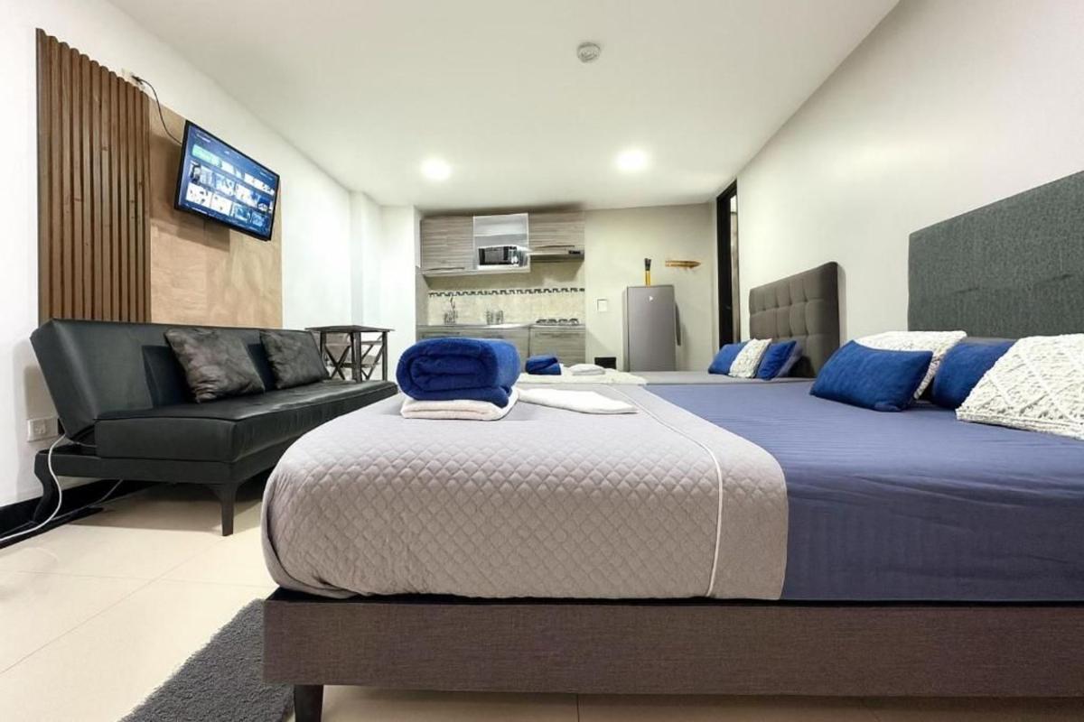 Edificio Residencial de 3200m2 en venta en Alicante / Alacant photo 1