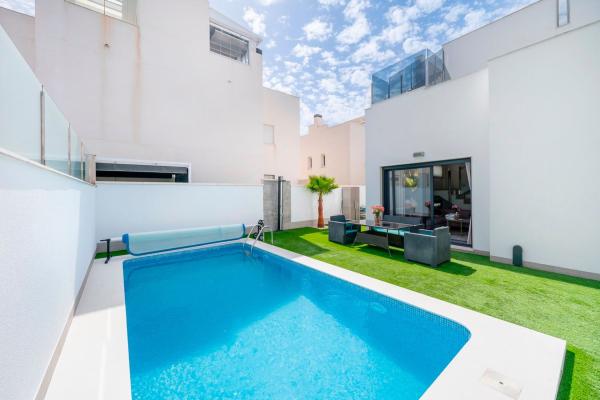 Casa o chalet independiente en Calle Maria San Gil Noain, 40, Parque Acuático - Sector 25, Torrevieja photo 4