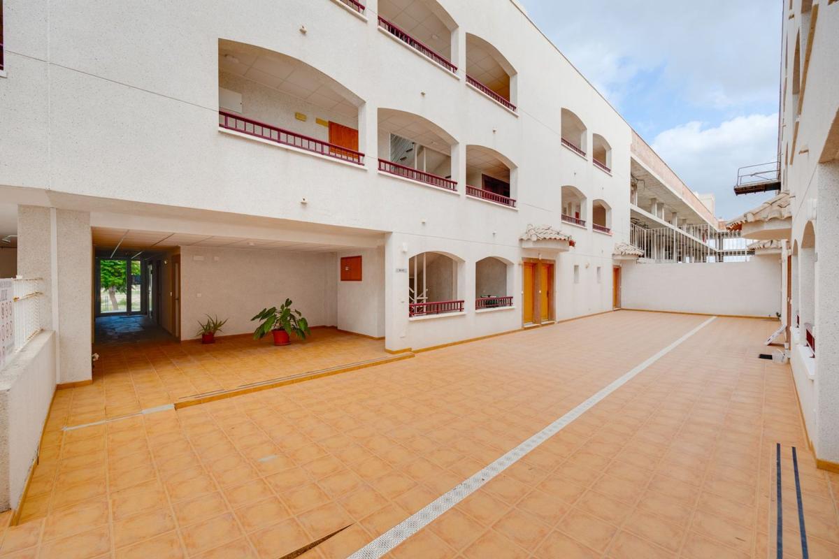 Sale of apartment in Piso en Calle Reina Sofía, 10, San Fulgencio, San Fulgencio
photo 2