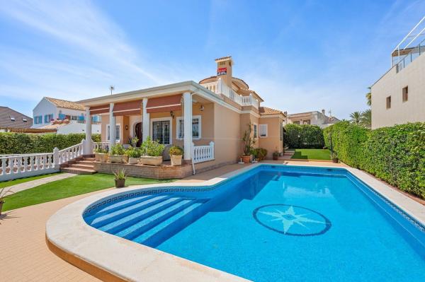 Casa o chalet independiente en Calle de los Hibiscus, 9, Cañada del Molino, Torrevieja photo 1