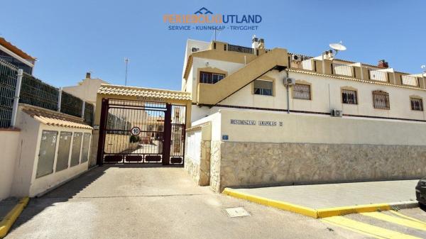 Chalet adosado en Calle Colon, La Regia, Orihuela thumbnail 1