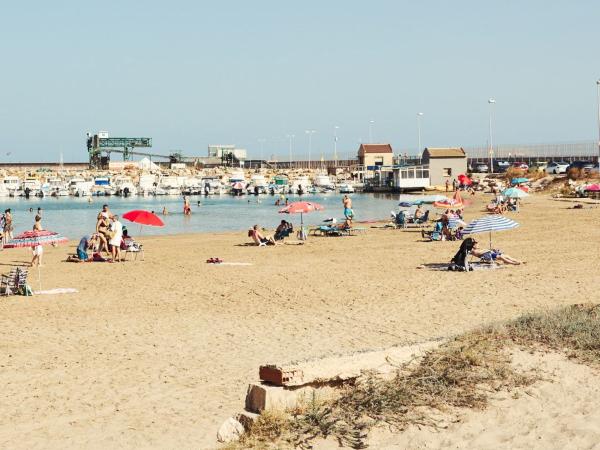 Venta de piso en Piso en Calle Valencia, El Acequión, Torrevieja, Torrevieja
photo 1