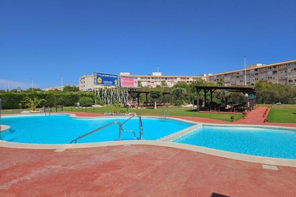 Chalet pareado en Residencial Parque de las Naciones, 42, La Siesta - El Salado - Torreta, Torrevieja photo 1