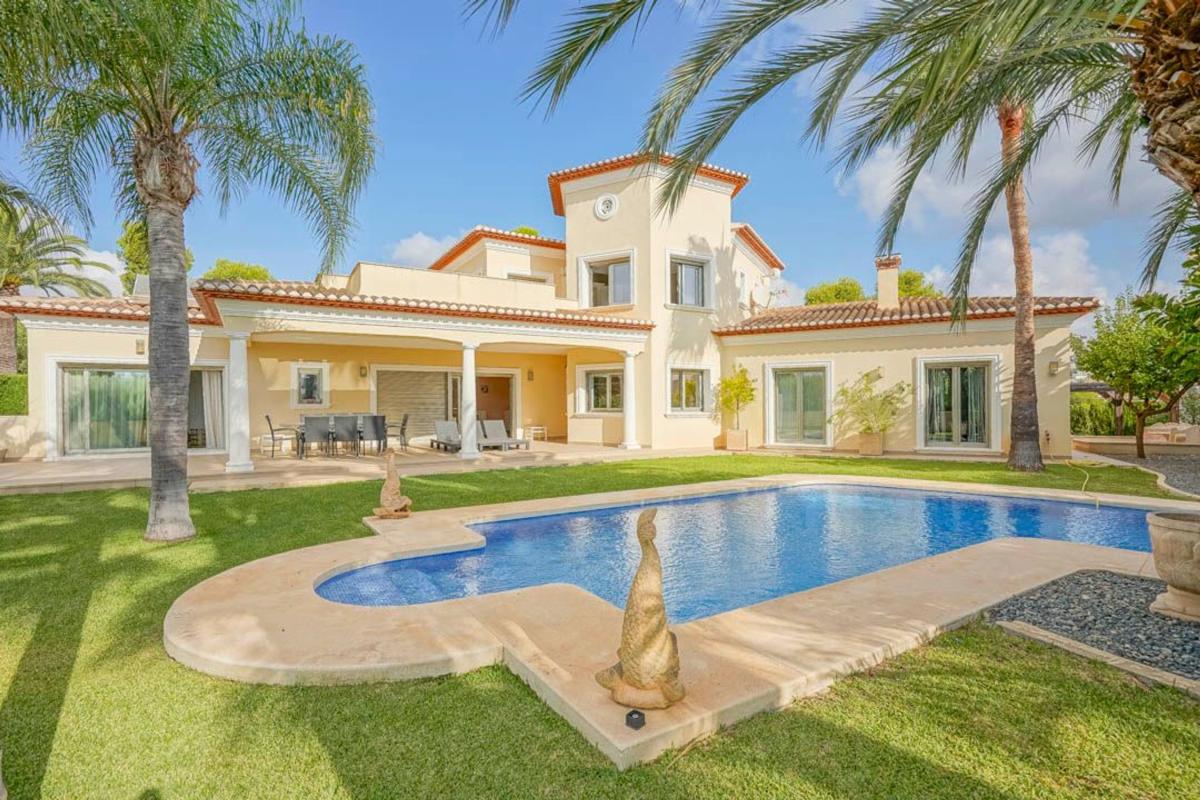 Propiedades en venta y alquiler en España photo 1