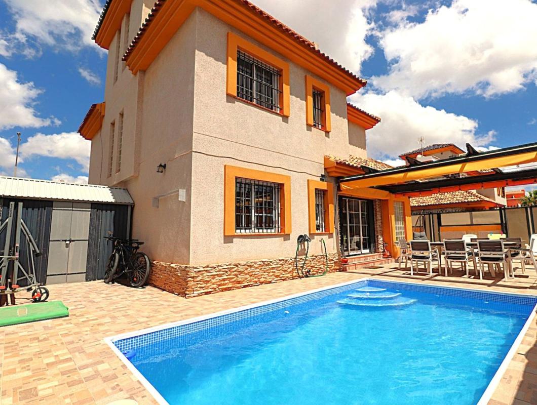 Propiedades en venta y alquiler en España photo 1