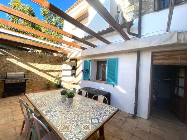 Частный шале на продаже в  Casa o chalet en Sanet y Negrals, Санет и Негралс photo 1