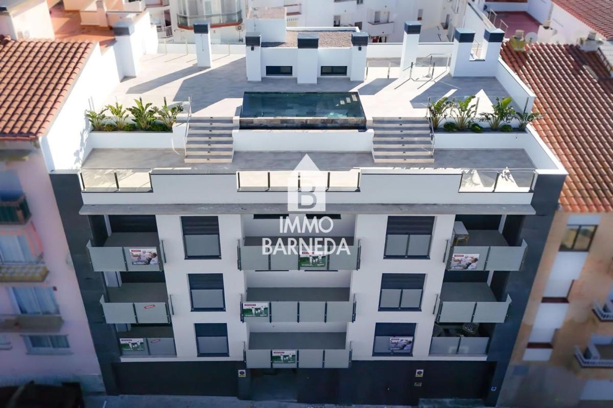 Nowa nieruchomość Pisos en venta en Calle del Cap Norfeu 42, Centre, Roses w Róże photo 2