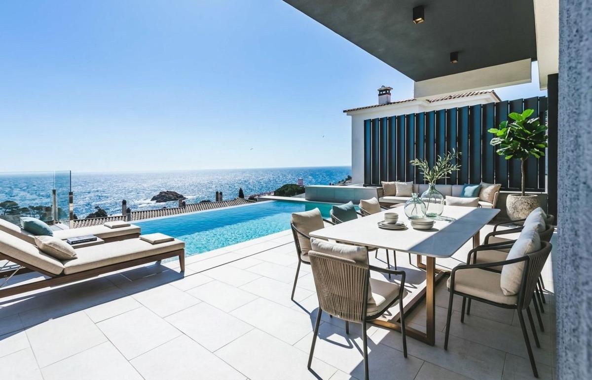 Obra nueva Residencial la Mar Menuda en Tossa de Mar (Revista) photo 1