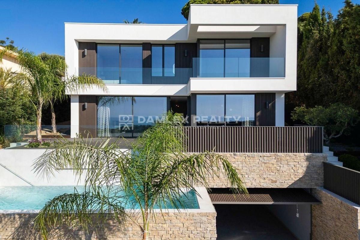 Obra nueva Chalet independiente en Margarida Xirgu 17 en Lloret de Mar (Revista) photo 2