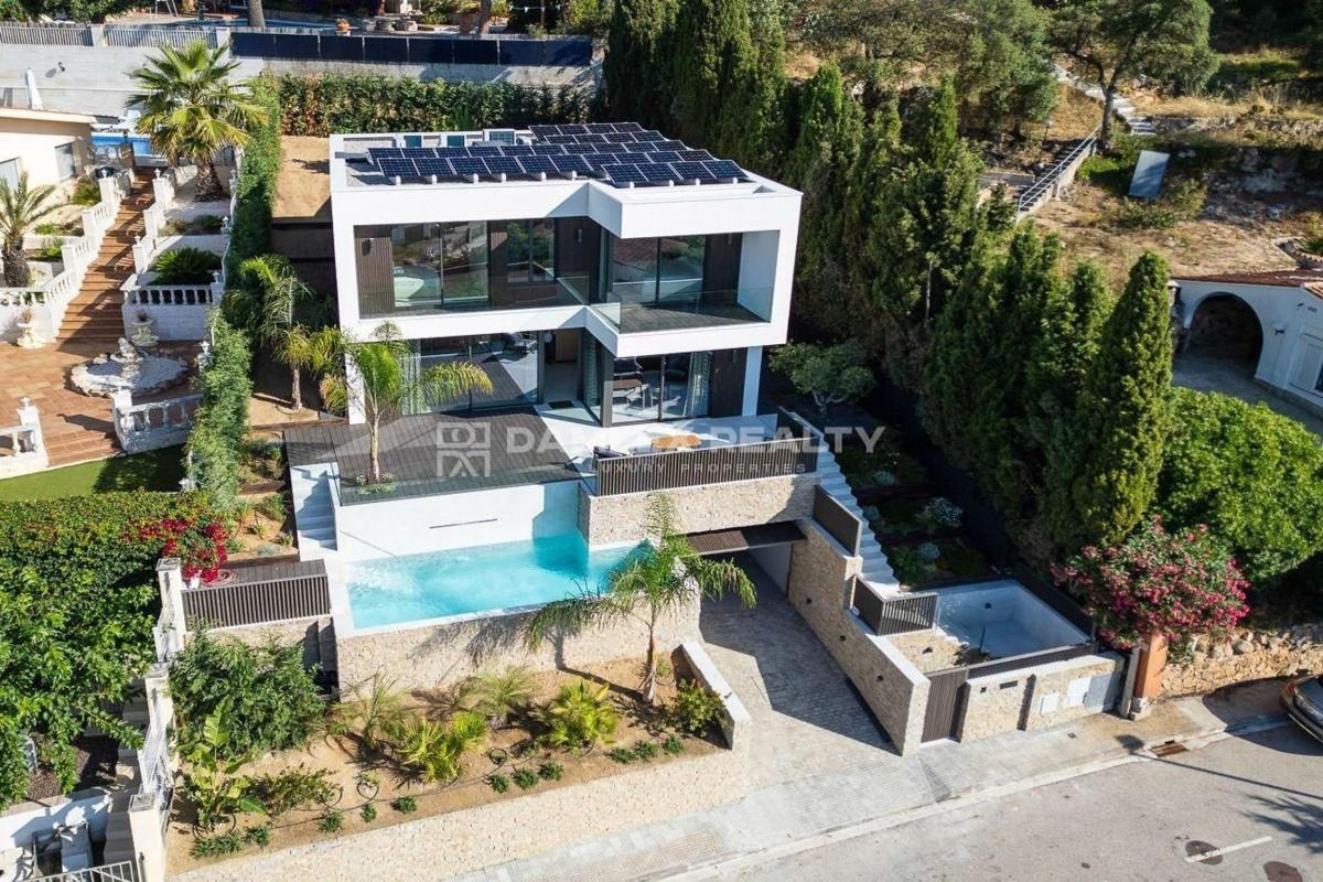 Obra nueva Chalet independiente en Margarida Xirgu 17 en Lloret de Mar (Revista) photo 4