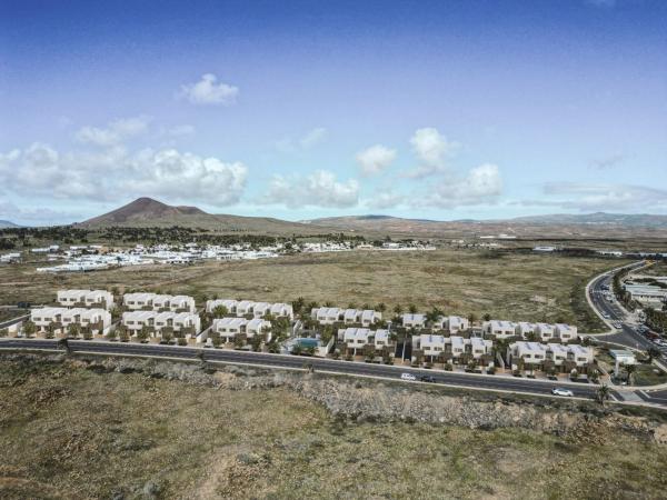Chalet adosado en Calle el Sorondongo, 1, Costa Teguise, Teguise photo 2