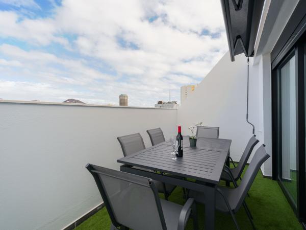 Duplex en venta en Dúplex en Calle Bernardo de la Torre, 62, Santa Catalina - Canteras, Las Palmas de Gran Canaria, Las Palmas de Gran Canaria thumbnail 1