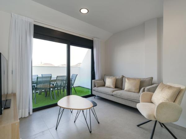Duplex en venta en Dúplex en Calle Bernardo de la Torre, 62, Santa Catalina - Canteras, Las Palmas de Gran Canaria, Las Palmas de Gran Canaria thumbnail 2