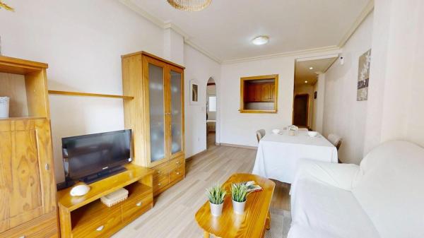 Venta de piso en Piso en Parque de las Naciones, Torrevieja, Torrevieja
thumbnail 3