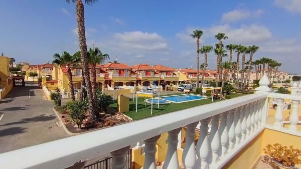 Chalet independiente en venta en Casa o chalet en La Siesta - El Salado - Torreta, Torrevieja, Torrevieja
thumbnail 2