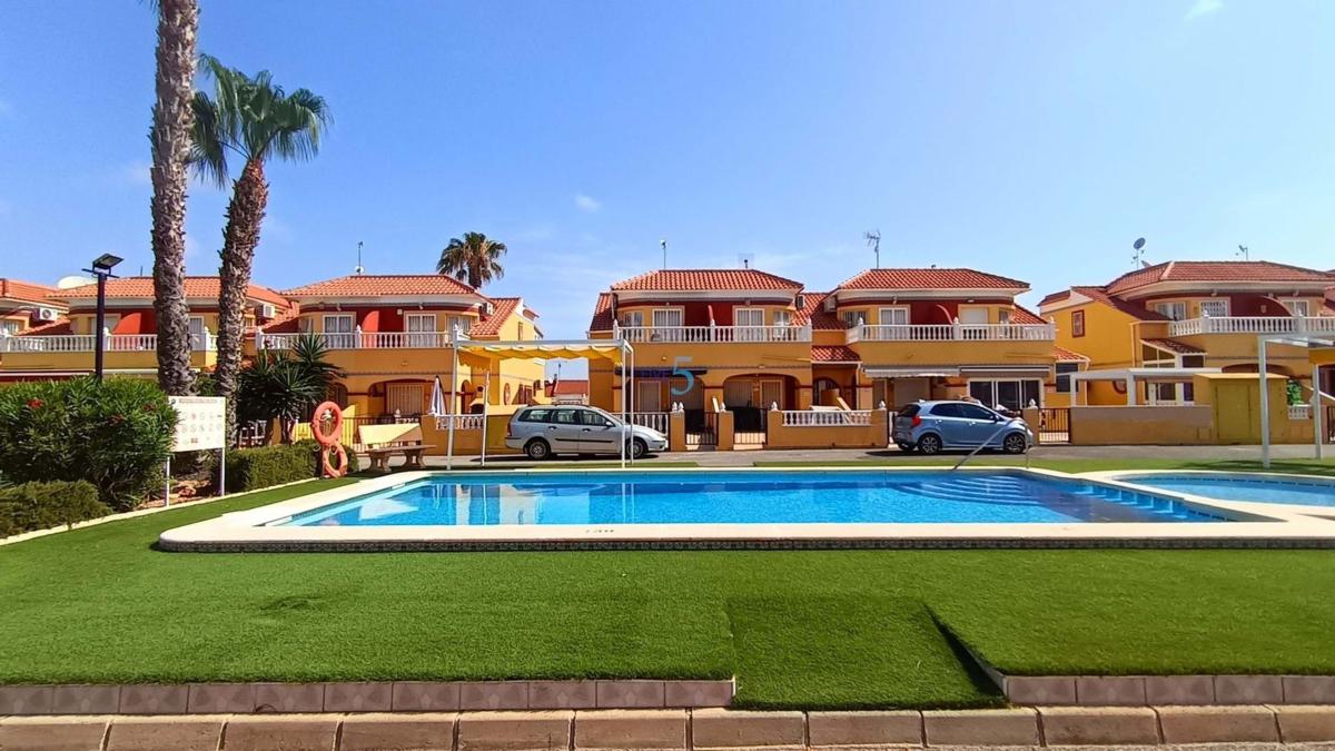 Venta de chalet independiente en Casa o chalet en La Siesta - El Salado - Torreta, Torrevieja, Torrevieja
photo 4