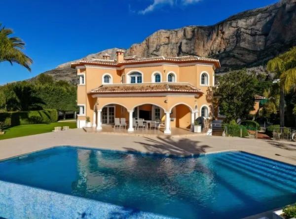 Chalet wolnostojący na sprzedaż w Casa o chalet en Montgó - Ermita, Jávea/Xàbia, Jávea/Xàbia photo 1