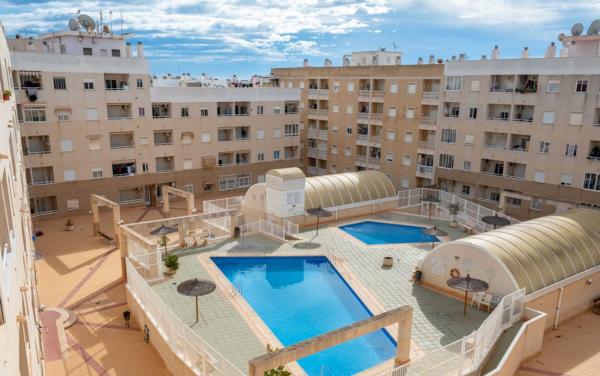 Venta de piso en Piso en Calle Joaquín Chapaprieta, 148, El Molino, Torrevieja, Torrevieja
 photo 4