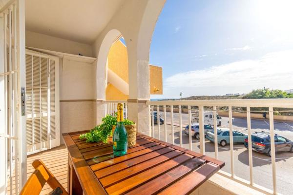 Venta de piso en Piso en Avenida de Soria, Los Europeos, Torrevieja, Torrevieja
photo 1
