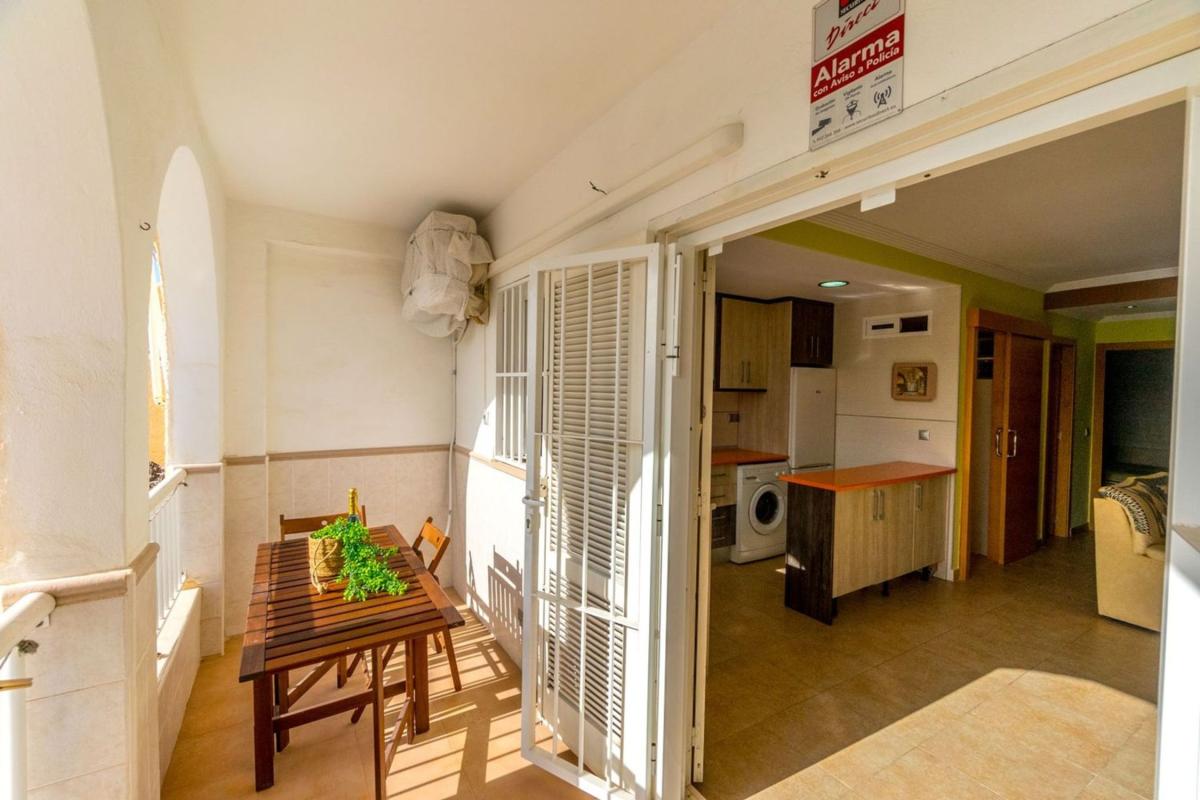 Venta de piso en Piso en Avenida de Soria, Los Europeos, Torrevieja, Torrevieja
photo 2